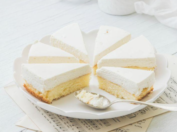 bánh ngọt Cloudy Cake
